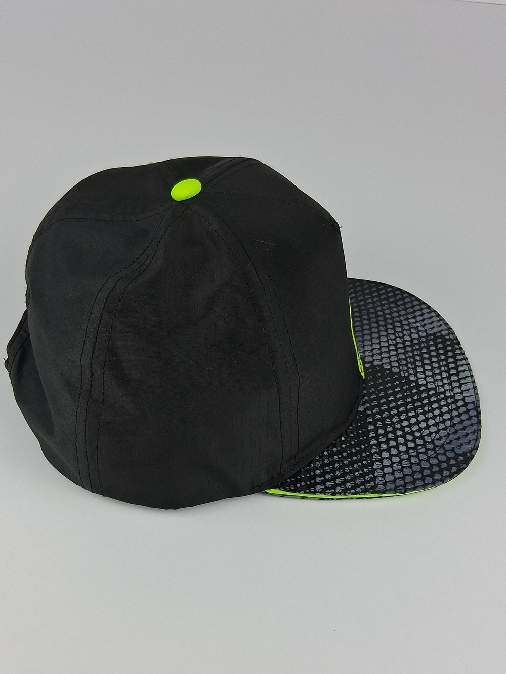 Boys Childrens Place Black & Neon Green Gaming Snapback Hat Size Small/Medium - Picture 5 of 12
